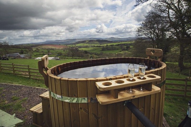 Hot Tub Cabins in the Brecon Beacons: 4 Dark-Sky Stargazing Stays
